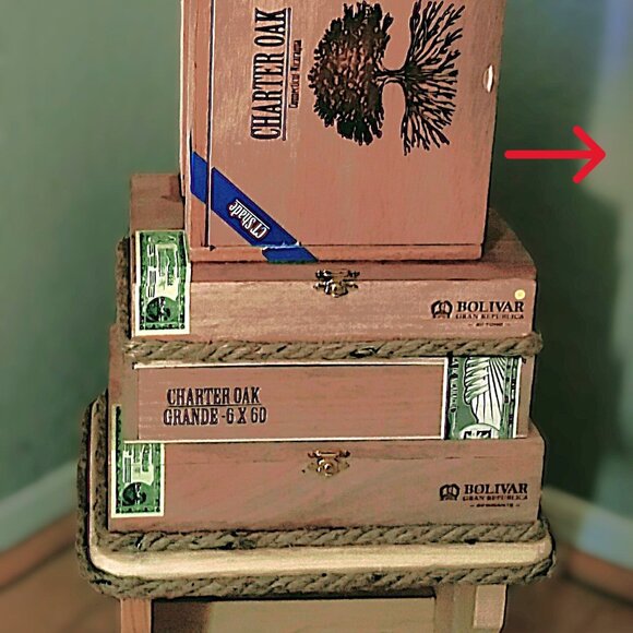 Suenos de Saundra Upcycled, Rare Cigar Box Table w/ 2 Hidden Compartments, - Picture 3 of 14